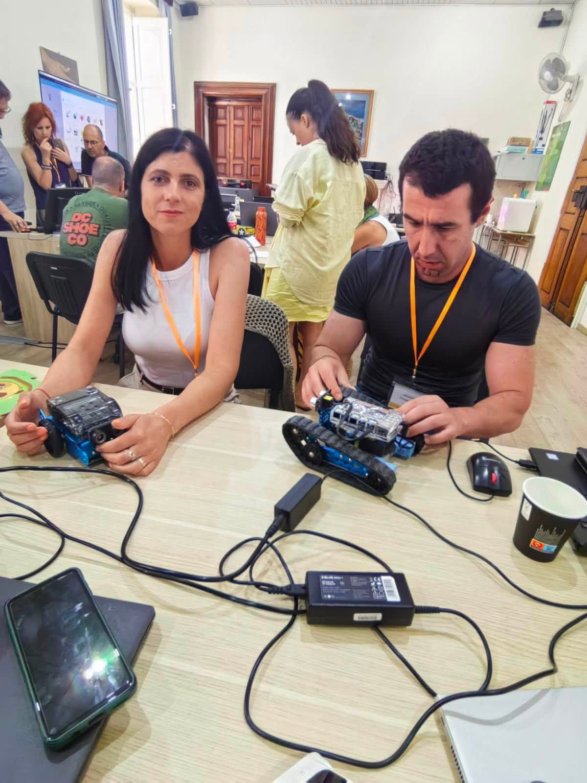 обучителен курс „Coding and Robotics Made Easy“,